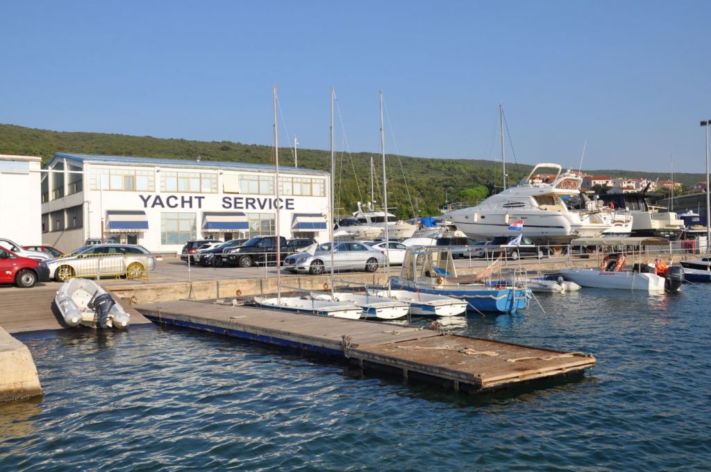 yacht service marina punat