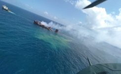 MV X-Press Pearl tone na dno Indijskega oceana