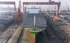 Splovljena največja kontejnerska ladja na svetu