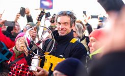 Charlie Dalin in Justine Mettraux prejemnika nagrade Rolex World Sailor of the Year 2025 Charlie Dalin in Justine Mettraux prejemnika nagrade Rolex World Sailor of the Year 2025